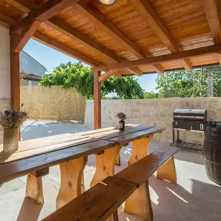 Vila Rosa Kringa Tinjan